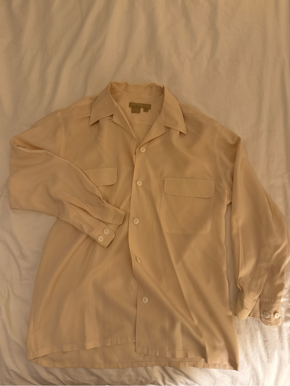 Classic Vintage Button-Up Shirt in Cream